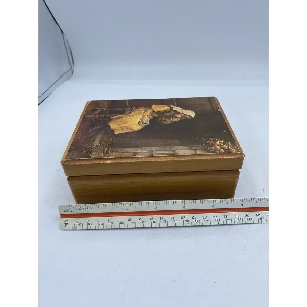 Vintage 1950-1980 Willits Inc Walnut Box W/Sankyo 23 Keynote Comb